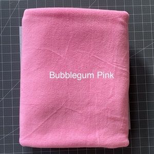 NEW🔥Bubble Gum Pink Fleece🌸100% Polyester/1 yard (36” x 60”)